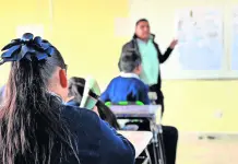 Entrega de Boletas de Calificaciones para Estudiantes de Educación Básica