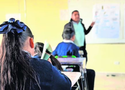 Entrega de Boletas de Calificaciones para Estudiantes de Educación Básica