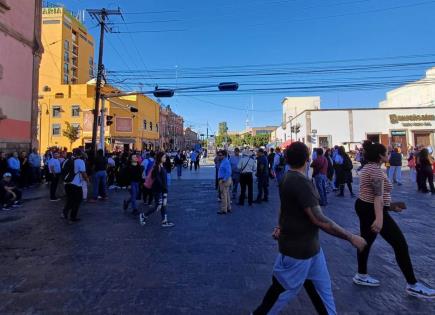 Video | Manifestantes bloquean zona de la Alameda