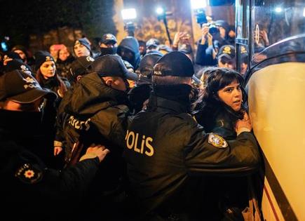 Detienen a manifestantes en Turquía