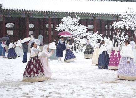 Impactante Tormenta de Nieve en Seúl y Cancelación de Vuelos