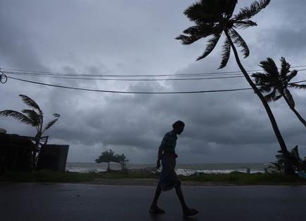 Niños, víctimas por las lluvias en Sri Lanka