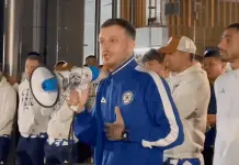 Afici&oacute;n de Cruz Azul celebra serenata a Mart&iacute;n Anselmi