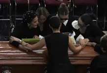 La ausencia de Luis Enrique Guzmán en el homenaje a Silvia Pinal La ausencia de Luis Enrique Guzmán en el homenaje a Silvia Pinal