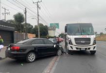 Riña en antro desata persecución y embestida en la carretera 57