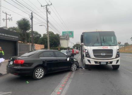 Riña en antro desata persecución y embestida en la carretera 57