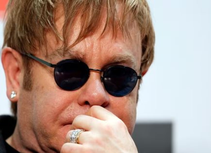 Elton John: Un ícono musical enfrenta desafíos de salud