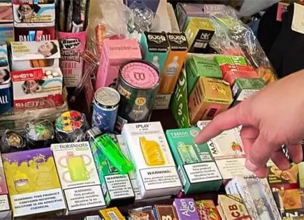 Marina Armada y Aduana aseguran 22 mil vapeadores en AICM Marina Armada y Aduana aseguran 22 mil vapeadores en AICM