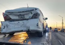 Carambola en carretera a Rioverde involucra dos taxis Carambola en carretera a Rioverde involucra dos taxis