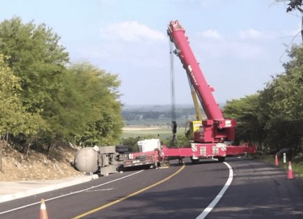 Cierran paso a Tampico por la de cuota