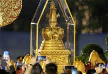 Procesión de la Reliquia del Buda en Tailandia para celebrar las relaciones diplomáticas