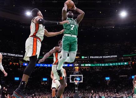 Celtics resisten lluvia de triples ante los Pistons