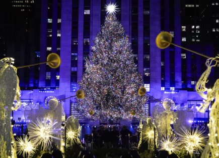 Espectacular iluminación del árbol de Navidad en Nueva York