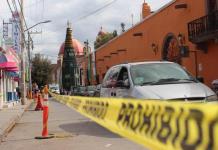 Acaparan burócratas estacionamientos alrededor de alcaldía en Pozos