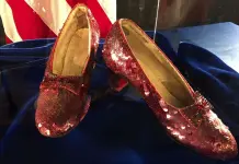 Subasta millonaria de las zapatillas de rub&iacute; de Judy Garland