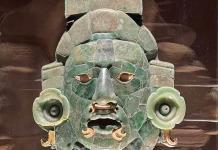 La historia detr&aacute;s de la m&aacute;scara de jade de Calakmul