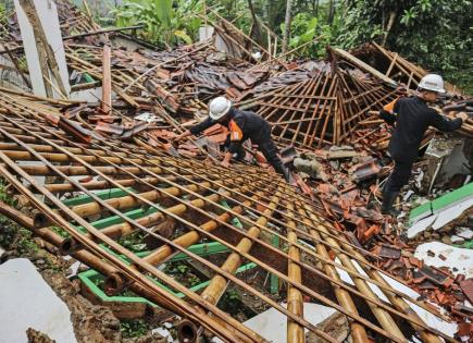 Tragedia por inundaciones y deslaves en Java