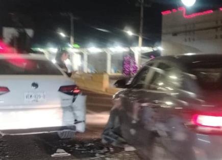 Accidente automovilístico en la Salvador Nava