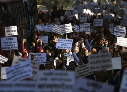 Protestas en Nueva Delhi contra ataques a minorías en Bangladesh