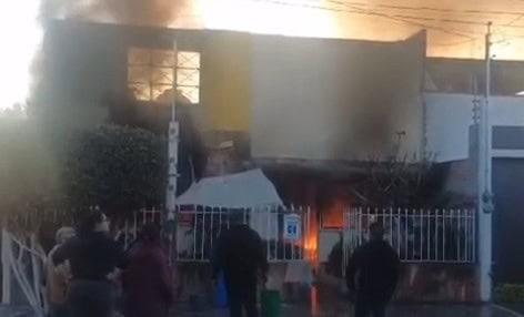 Incendio consume vivienda en la colonia El Paseo