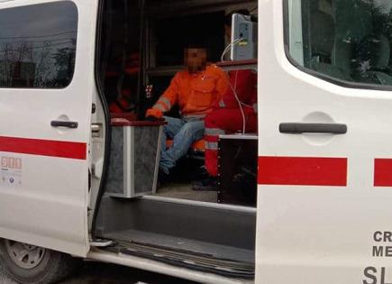 Motociclista lesionado; choca con camioneta Motociclista lesionado; choca con camioneta