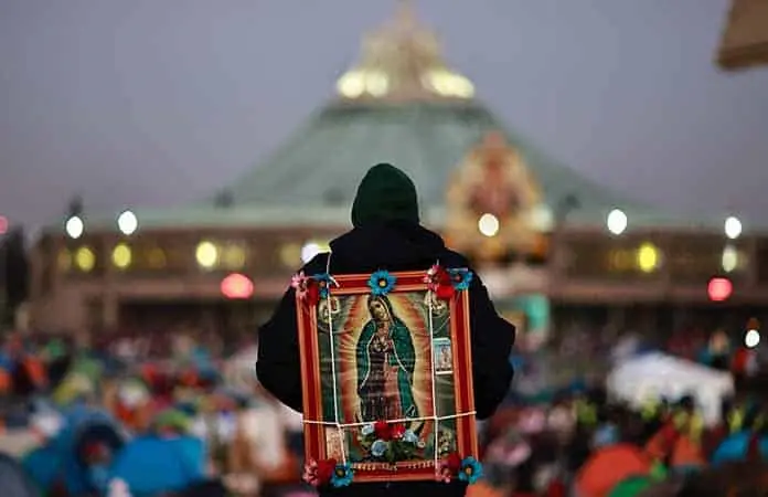 Emotiva peregrinación de 60 mil queretanos a la Basílica en Ciudad de México