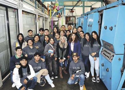 ESTUDIANTES DE LA BECENE VISITAN PULSO DIARIO DE SAN LUIS