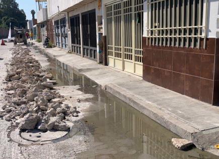 Inician rehabilitación del drenaje sanitario en la calle Plan de Ayutla