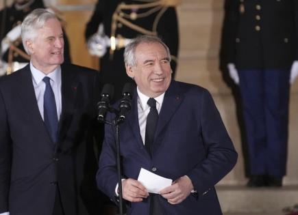 Macron opta por el centrista Bayrou para nuevo primer ministro