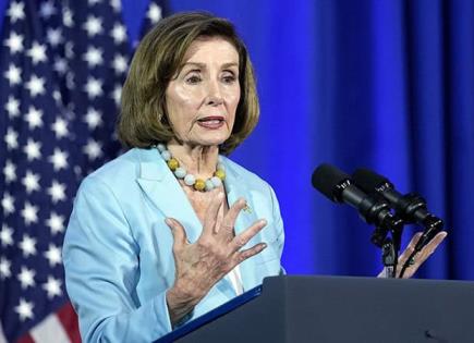 Hospitalizan a Nancy Pelosi tras caída