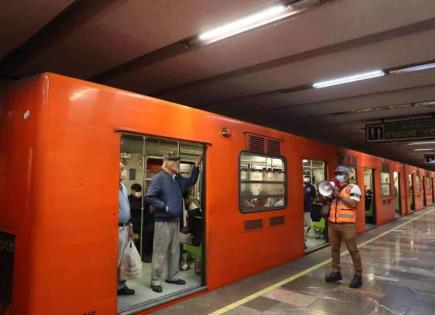 Así roban celulares en el Metro de la CDMX durante la temporada navideña