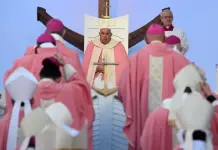 Cumpleaños del papa Francisco en avión papal Cumpleaños del papa Francisco en avión papal