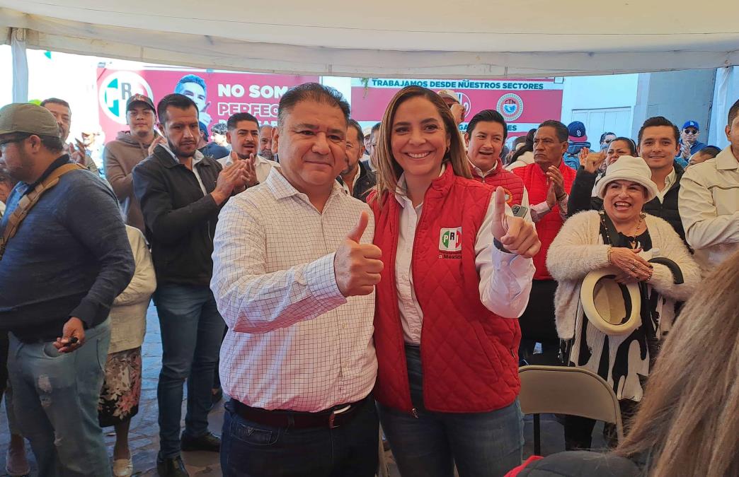 Margarita Hernández y Luis Gerardo Aldaco en su registro