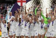 UEFA duplica premios para Eurocopa Femenina 2025