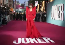 Lady Gaga se une a la moda navide&ntilde;a con una versi&oacute;n de Santa Claus is coming to town