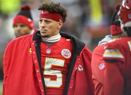 Pat Mahomes tiene un esguince de tobillo