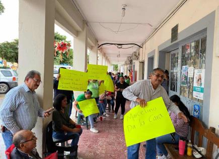 Exempleados de Tamuín logran acuerdo con alcalde tras protestar por adeudos