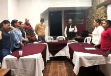 Video | Cabildo de Tancanhuitz baja a Morena y elige alcaldesa de MC