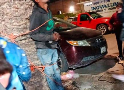 Hampón hurtaba baterías de carro en Col. Del Llano