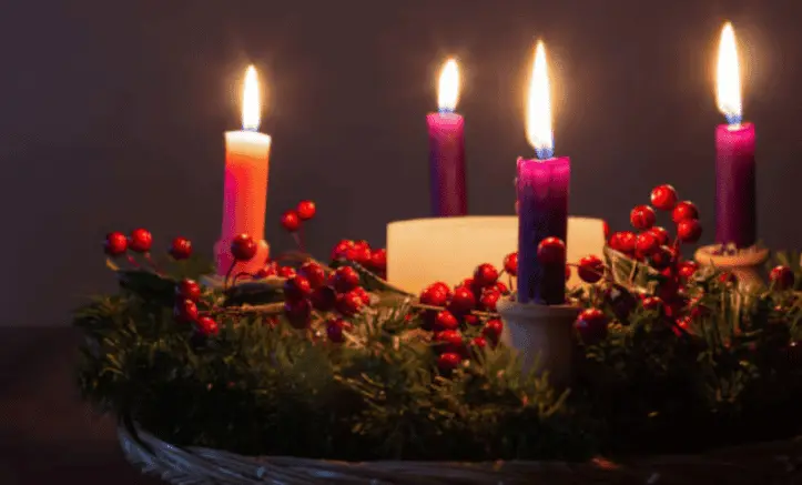 ¿Qué representa cada vela en la corona de Adviento 2025?