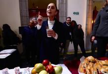 Sheinbaum a sus adversarios: Es Navidad, tranquilícense