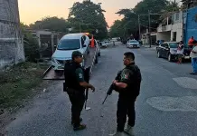 Usa taxi para atracar gasolineras, hiere a chofer y huye con unidad Usa taxi para atracar gasolineras, hiere a chofer y huye con unidad