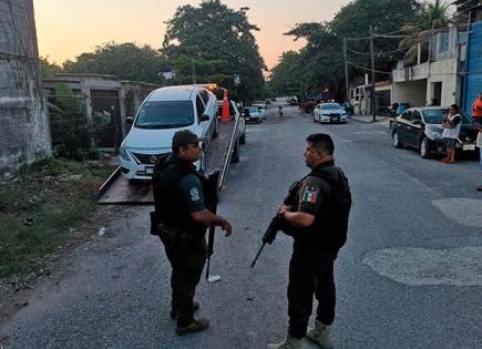 Usa taxi para atracar gasolineras, hiere a chofer y huye con unidad