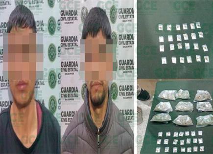 Narcos vendían droga en una motocicleta