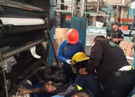 Trabajador queda atrapado en máquina de empresa en El Paseo