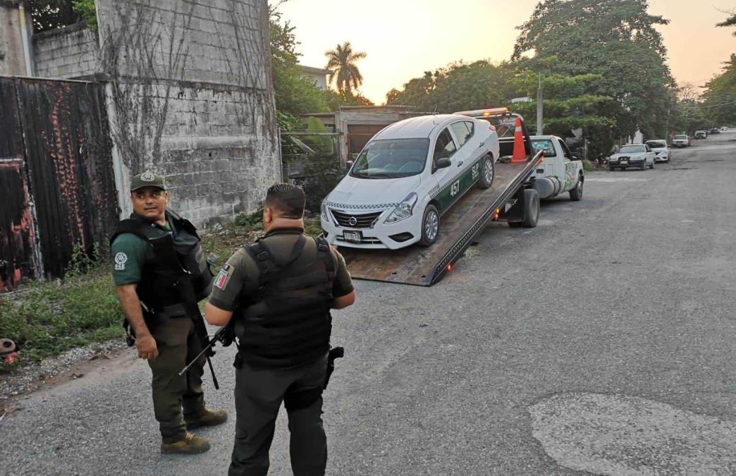 El asaltante bajó, se dirigió hacia una empleada y después volvió al taxi: ya con navaja en mano