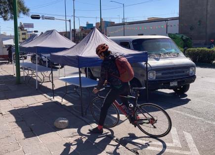 Colocan a comerciantes sobre ciclovía en San Juan de Guadalupe