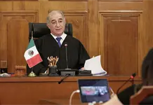 Exministro P&eacute;rez Day&aacute;n es increpado en la FIL por su voto en la reforma judicial