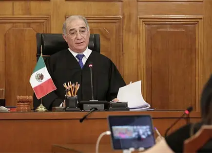 Exministro Pérez Dayán es increpado en la FIL por su voto en la reforma judicial