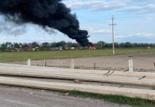 VIDEO | Incendio en taller de grúas en la supercarretera Rioverde-SLP